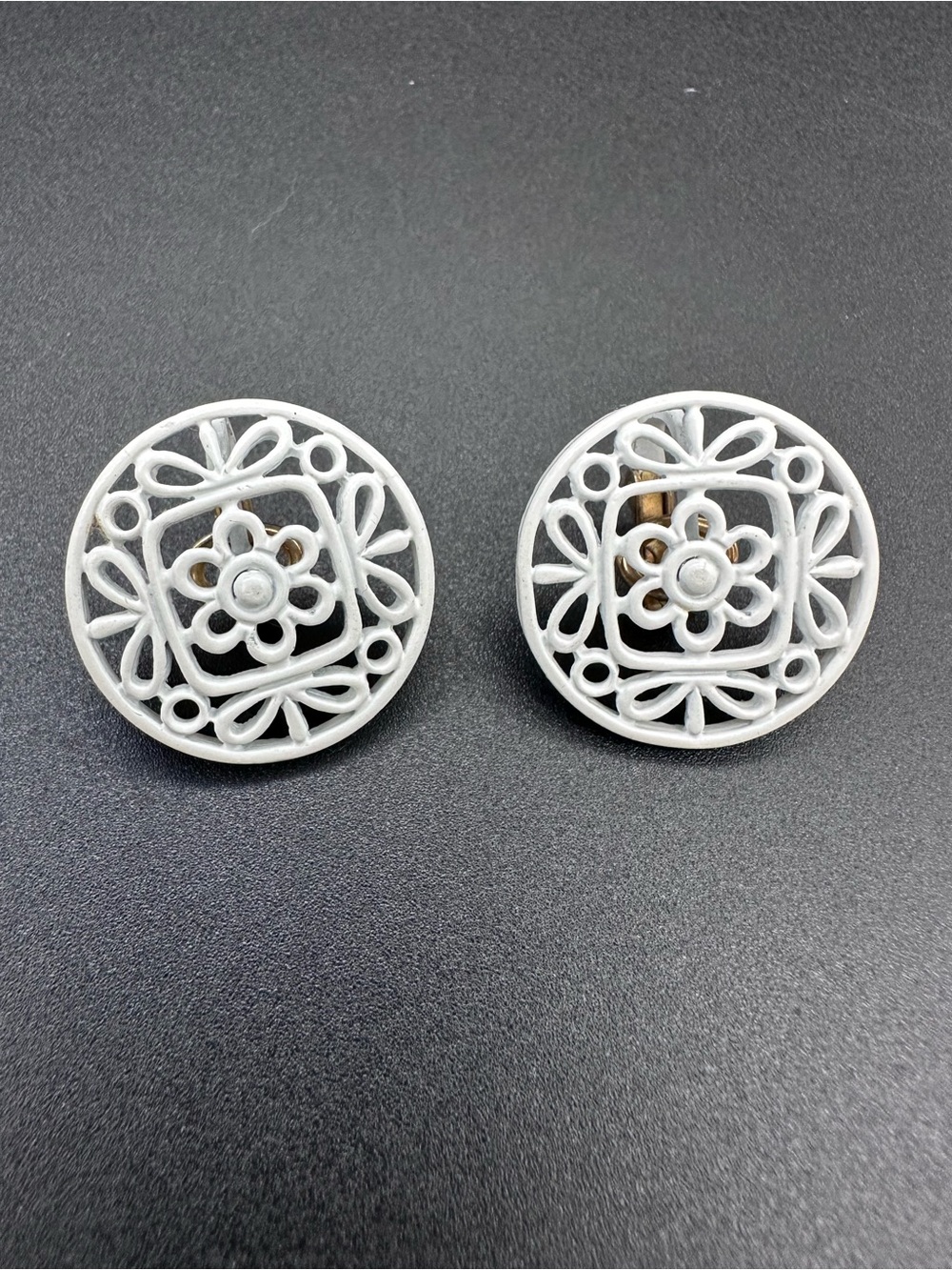 Vintage Trifari White Filigree Clip On Earrings Signed Floral Openwork